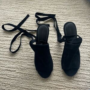 Kendall & Kylie Black Tie Heels